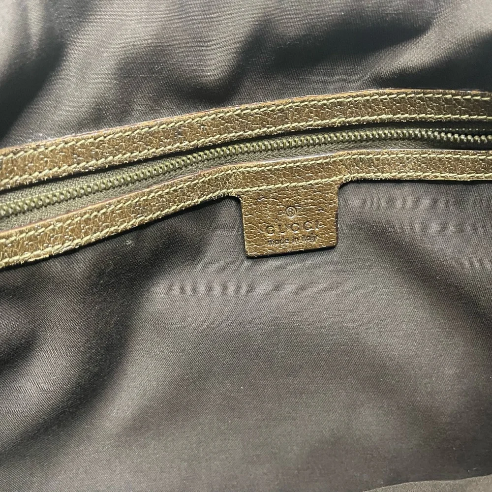 Authentic Vintage Gucci Crossbody Bag - Picture 15 of 16